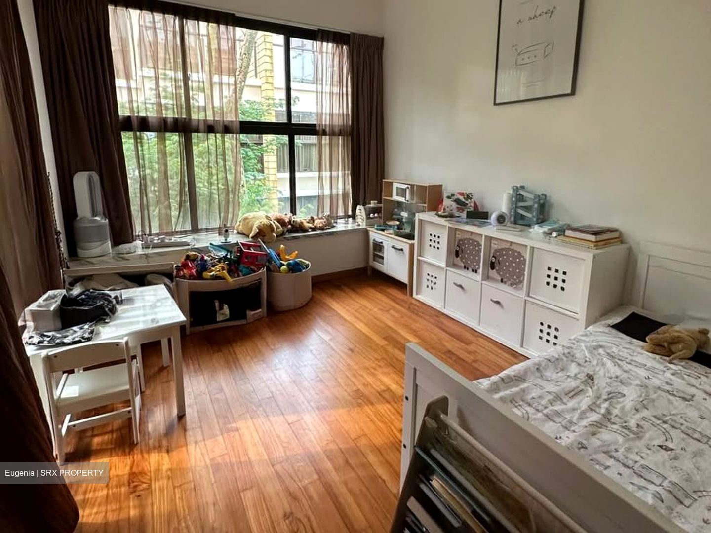 Holland Link (D10), Terrace #558339701